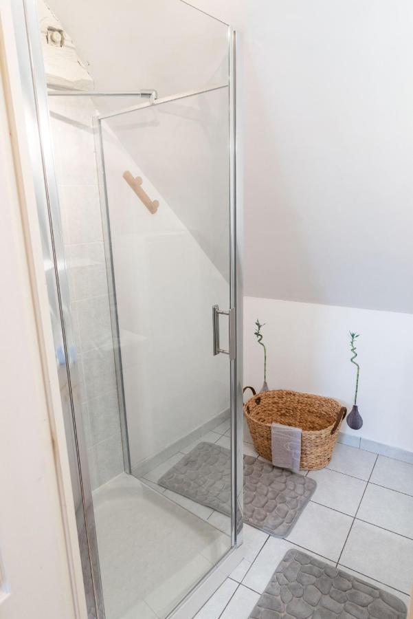Appartement Rien Que Pour Vous Proche Centre Ville Laval  Eksteriør bilde